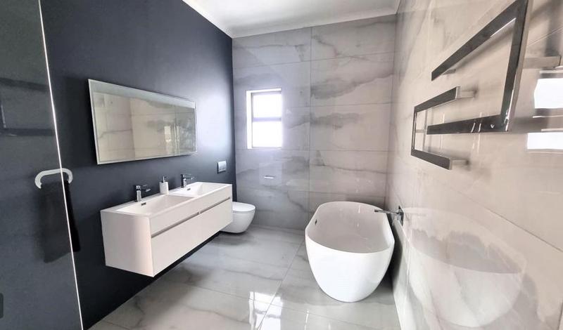 3 Bedroom Property for Sale in Yzerfontein Western Cape